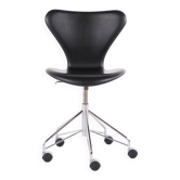 Sept chaises de bureau - Modèle 3117 - Cuir noir - Fonction pivotante - Arne Jacobsen - Fritz Hansen