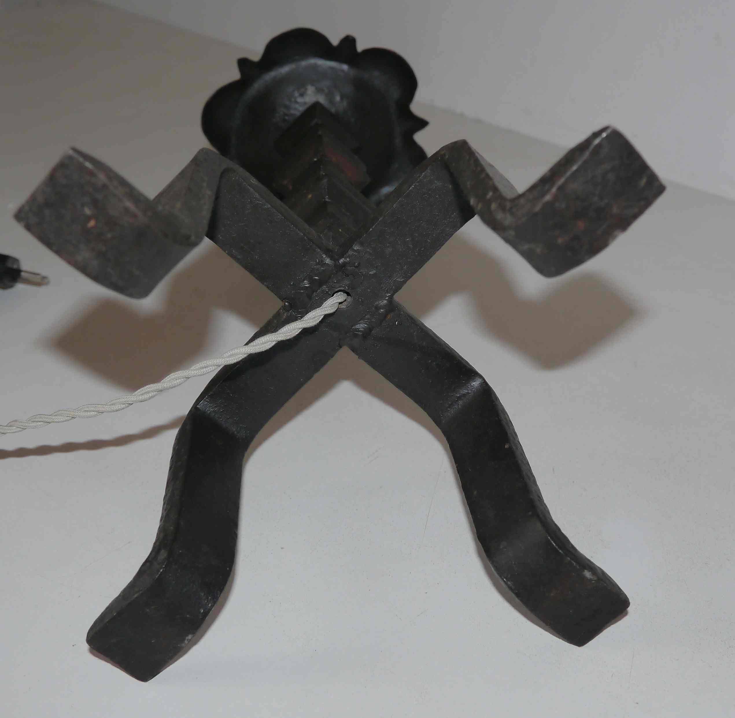 Old neo-classic Candlelight Foot Brutalist