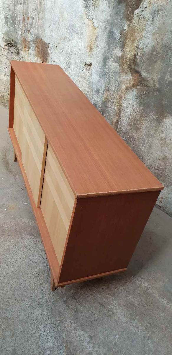 Vintage line with sliding doors