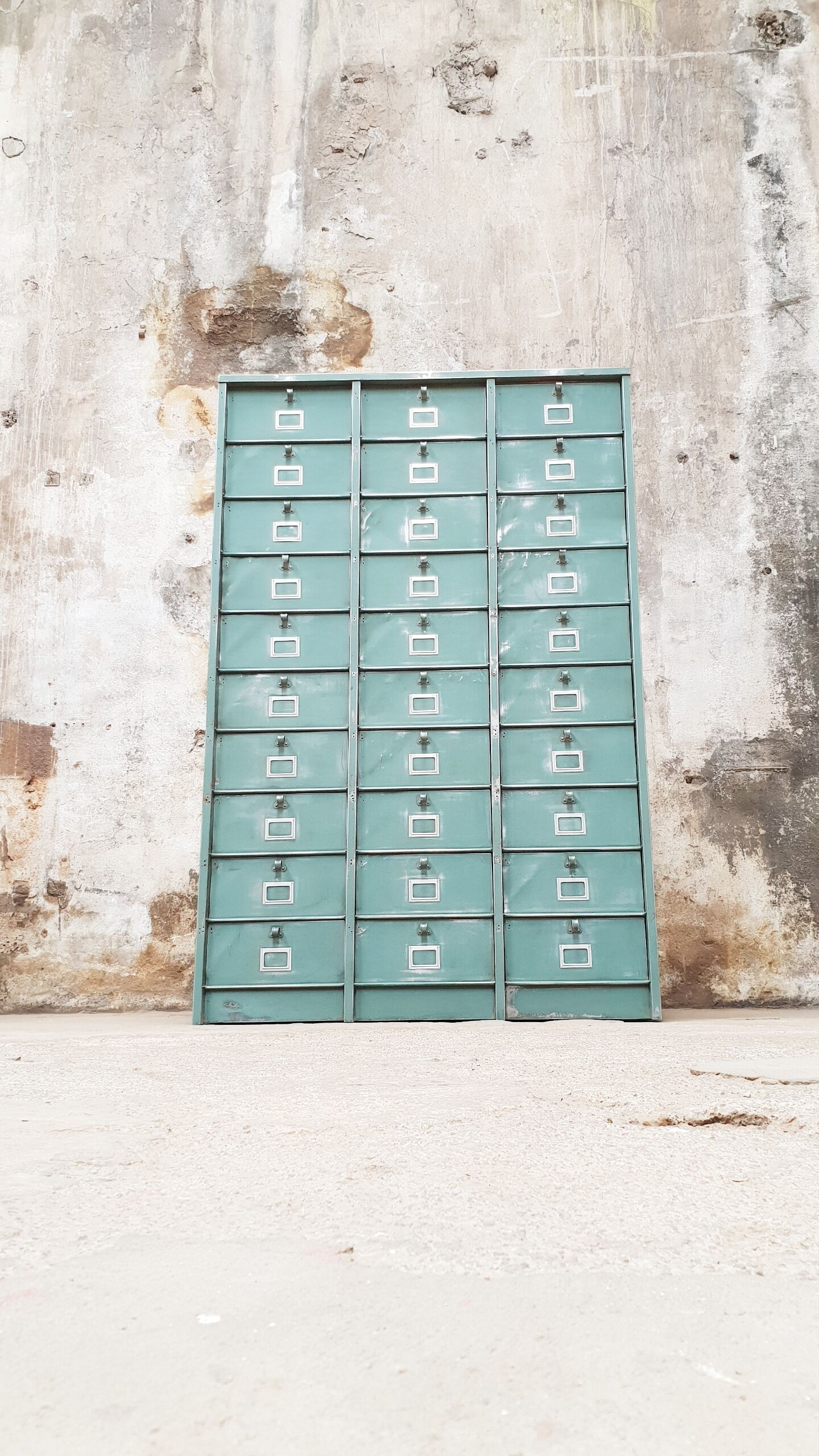 Strafor valve cabinet