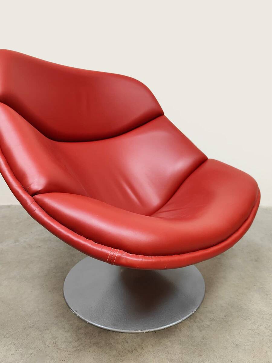 Vintage swivel lounge chair Pierre Paulin Artifort F557