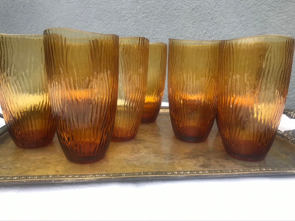 Suite de neuf verres à orangeade 1950/60