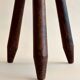 Tabouret tripode moderniste