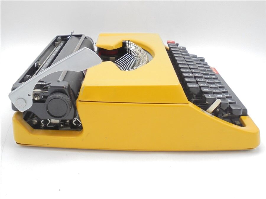 Brother Deluxe 250TR typewriter