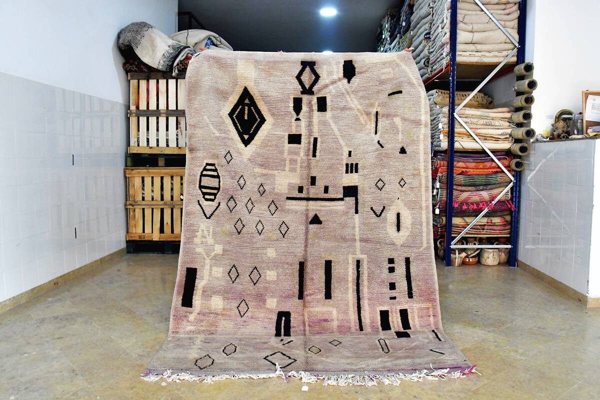 Moroccan Berber Boujaad rug 243 cm x 163 cm