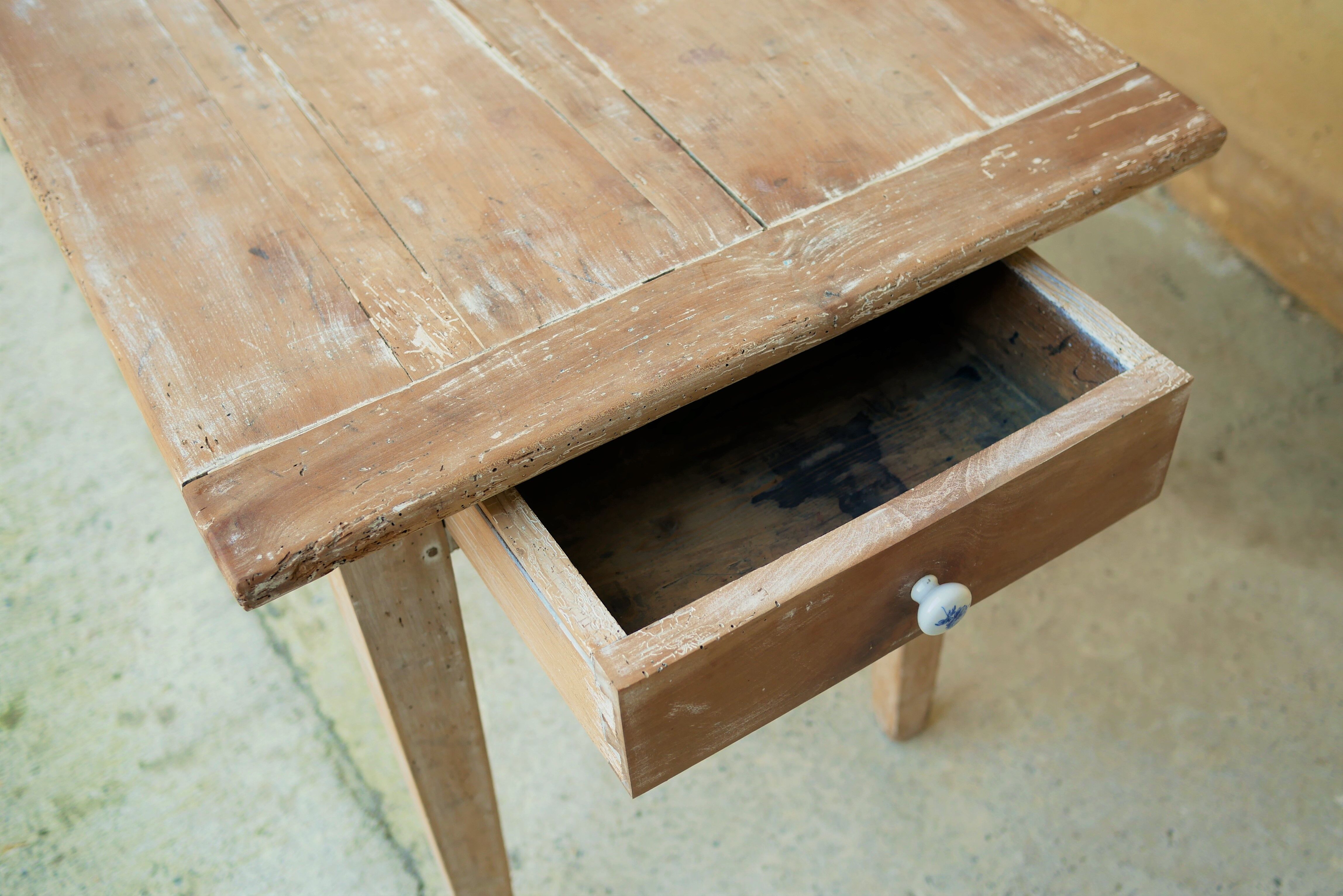 Table à manger de ferme vintage en bois
