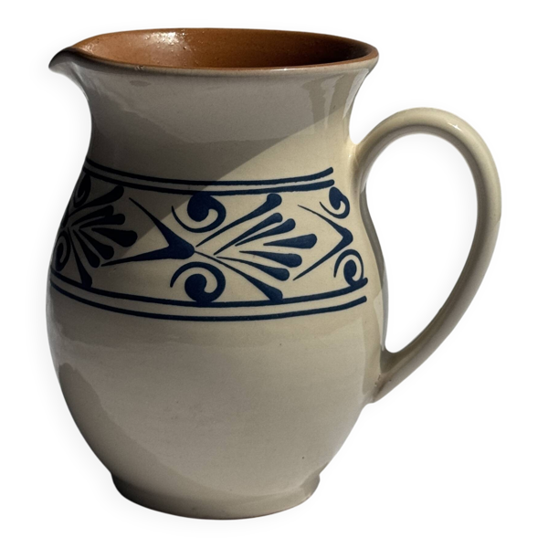 Pichet blanc vintage à frise végétale stylisée bleue H17,5