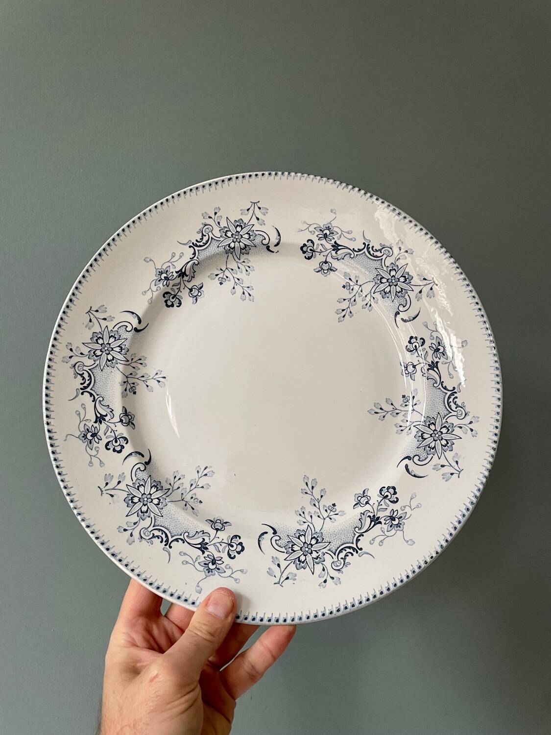 Large round dish 1900 “Réaumur” earthenware from Lunéville