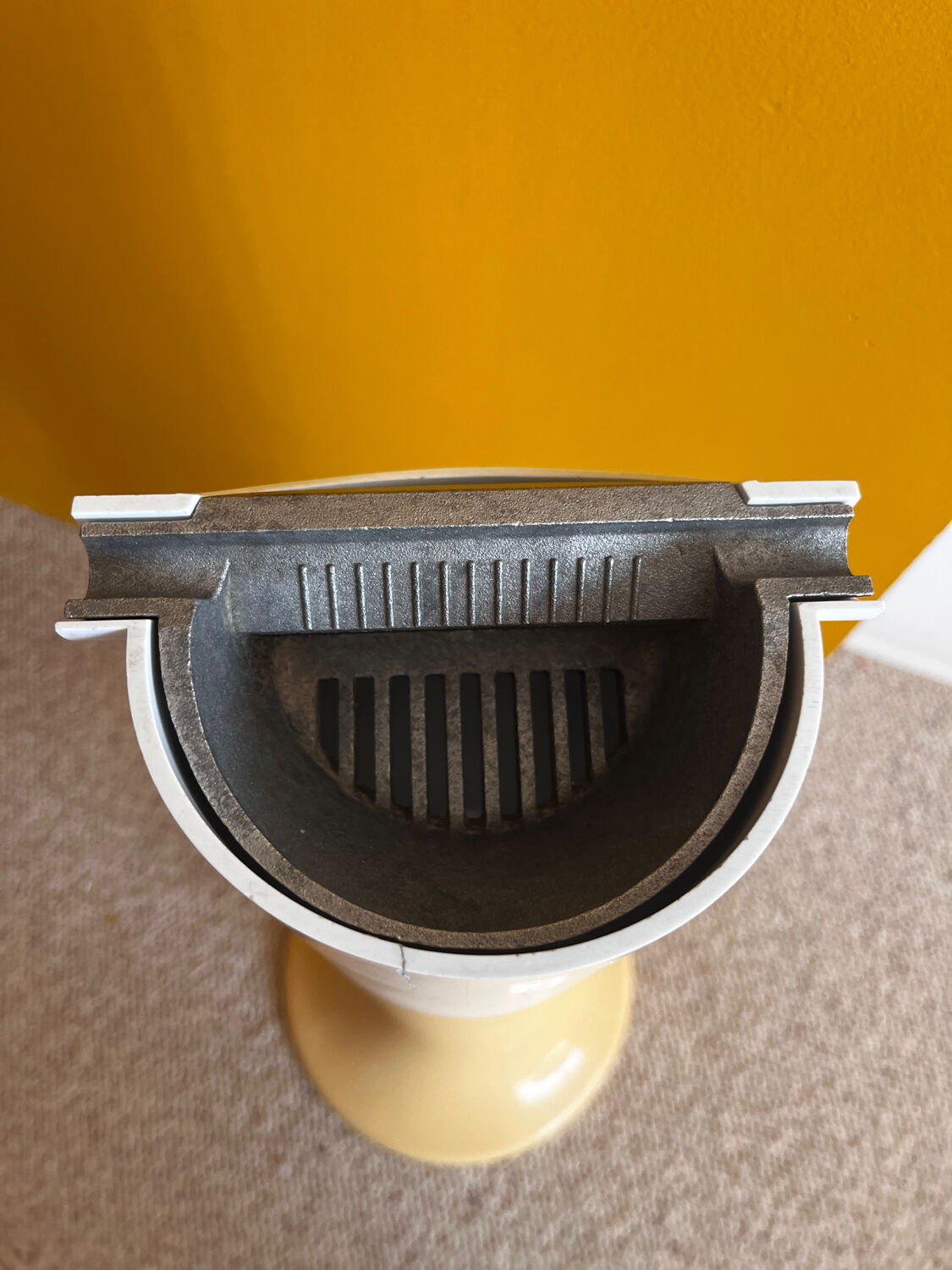 Enzo Mari, Danese Milano, Griglia floor ashtray, 1970s