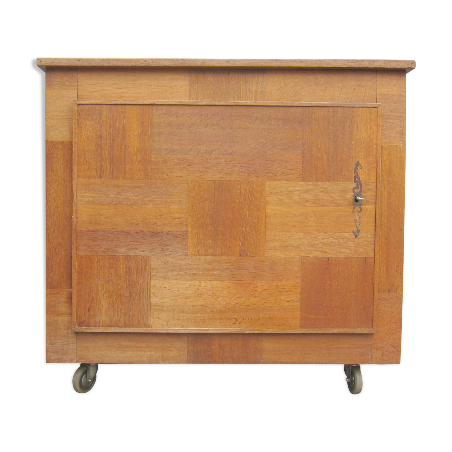 Furniture to shoes on wheels 1945