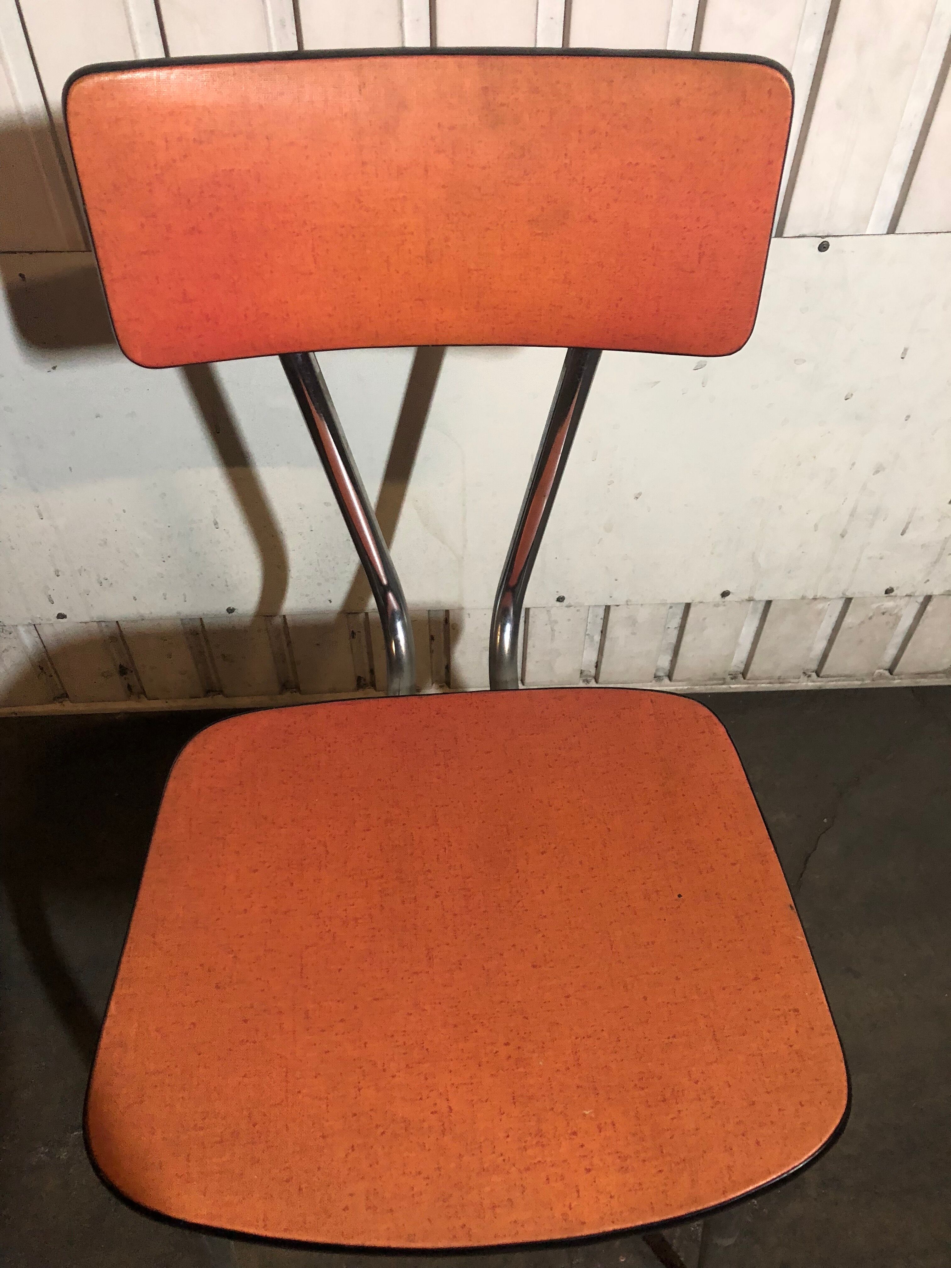 Set of 2 formica coral speckled chairs
