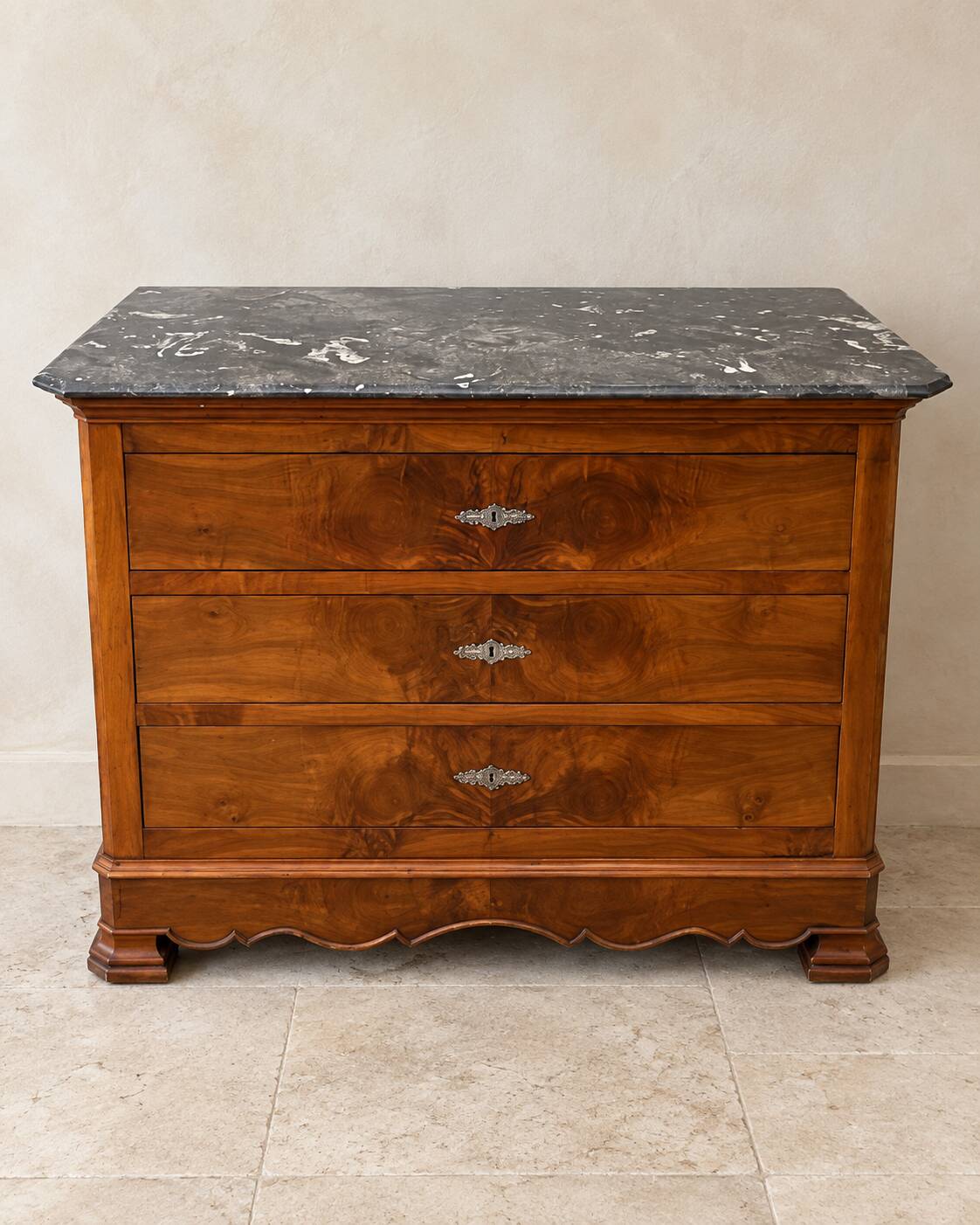 French Louis-Philippe style commode in walnut burl.