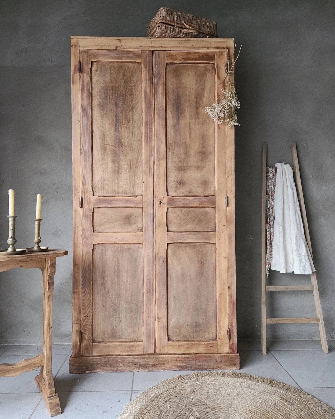 Armoire parisienne
