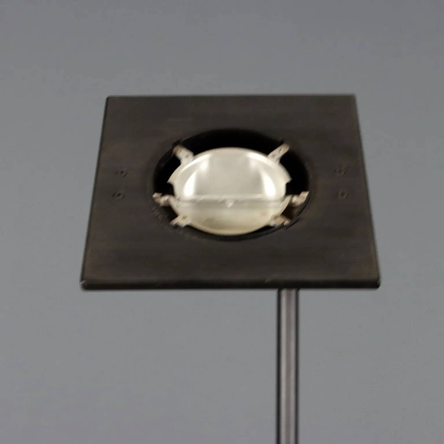 Vintage lacquered metal floor lamp, design, Italy, 1980s