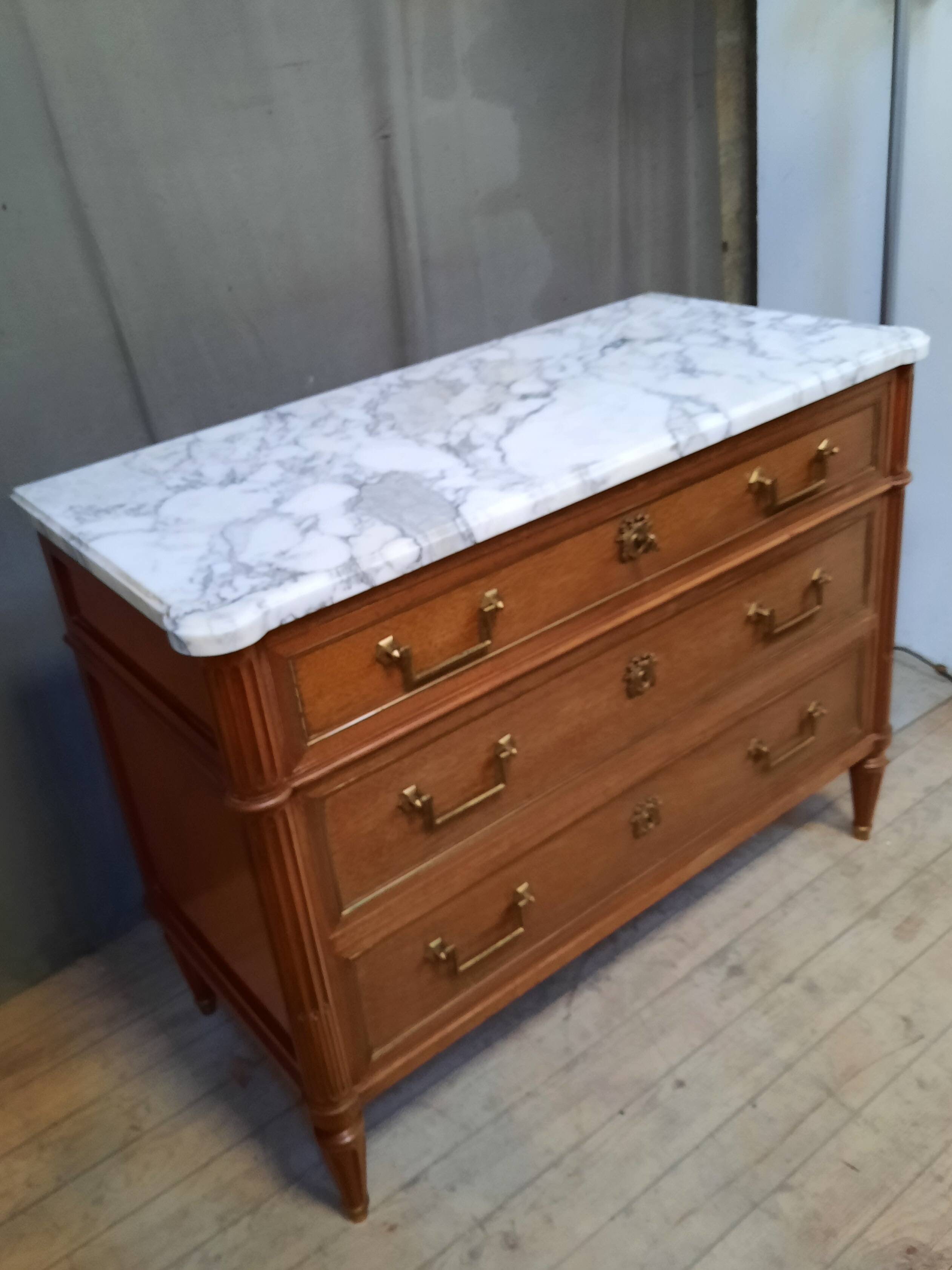 Commode  style Louis XVI