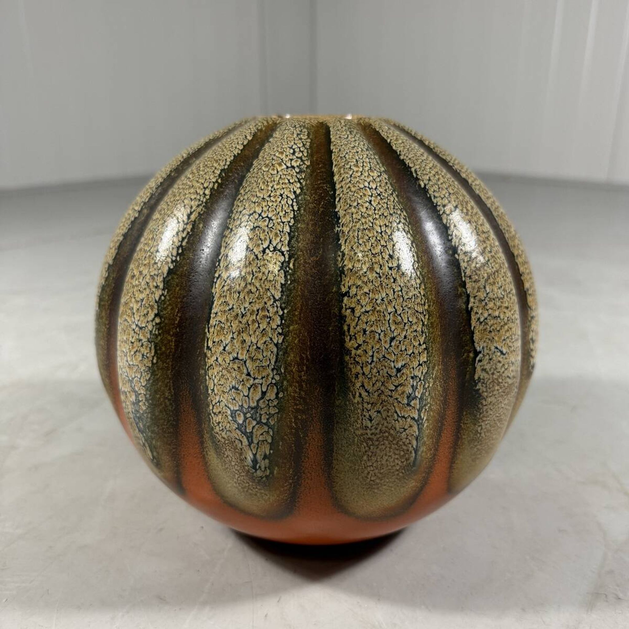 Leen Muller vase Kon Plazuid Gouda 1932