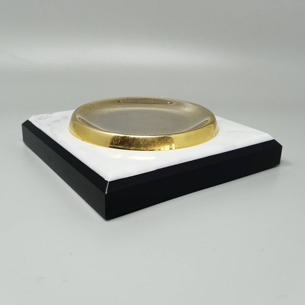 1970s Gorgeous Smoking Set in Lucite and Brass. Made in Italy