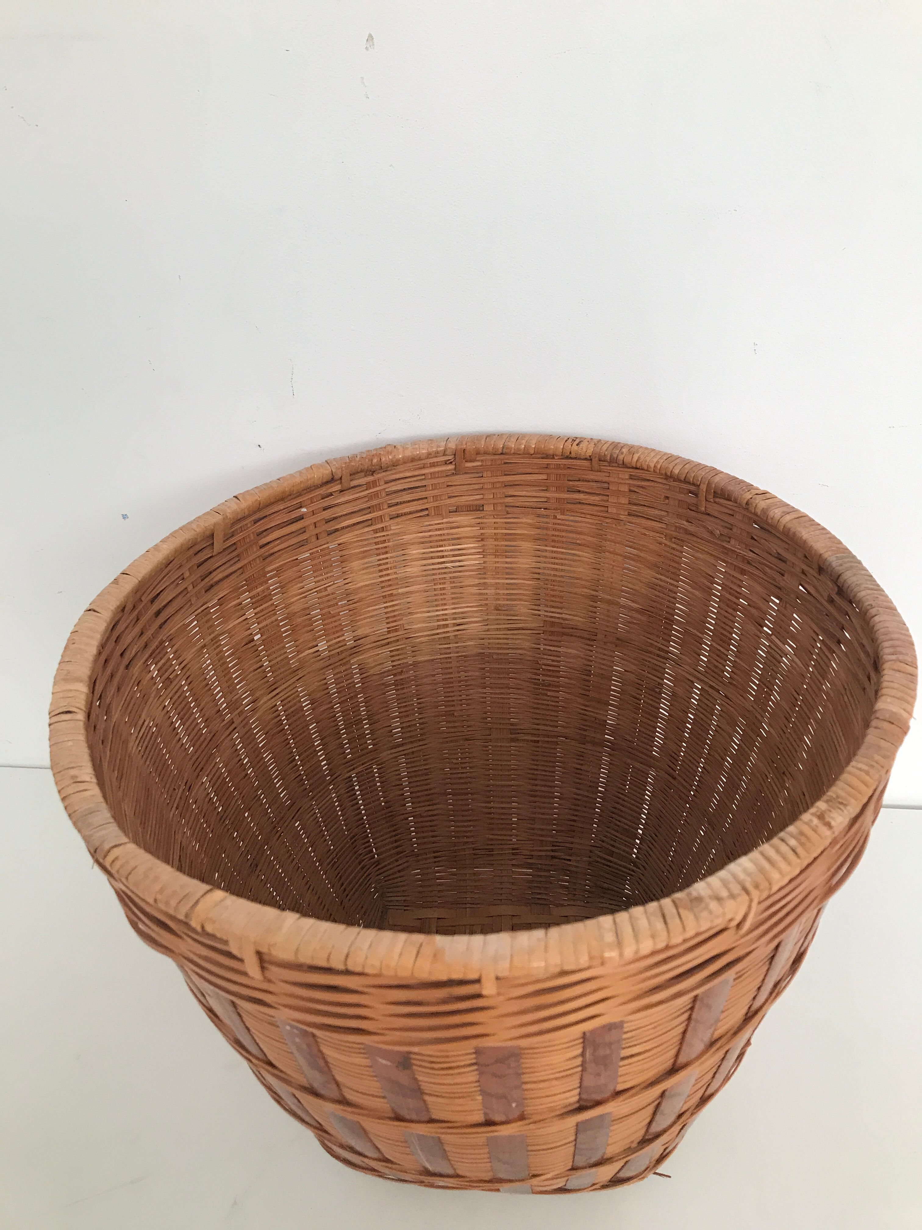 Panier de linge en rotin osier rond vintage