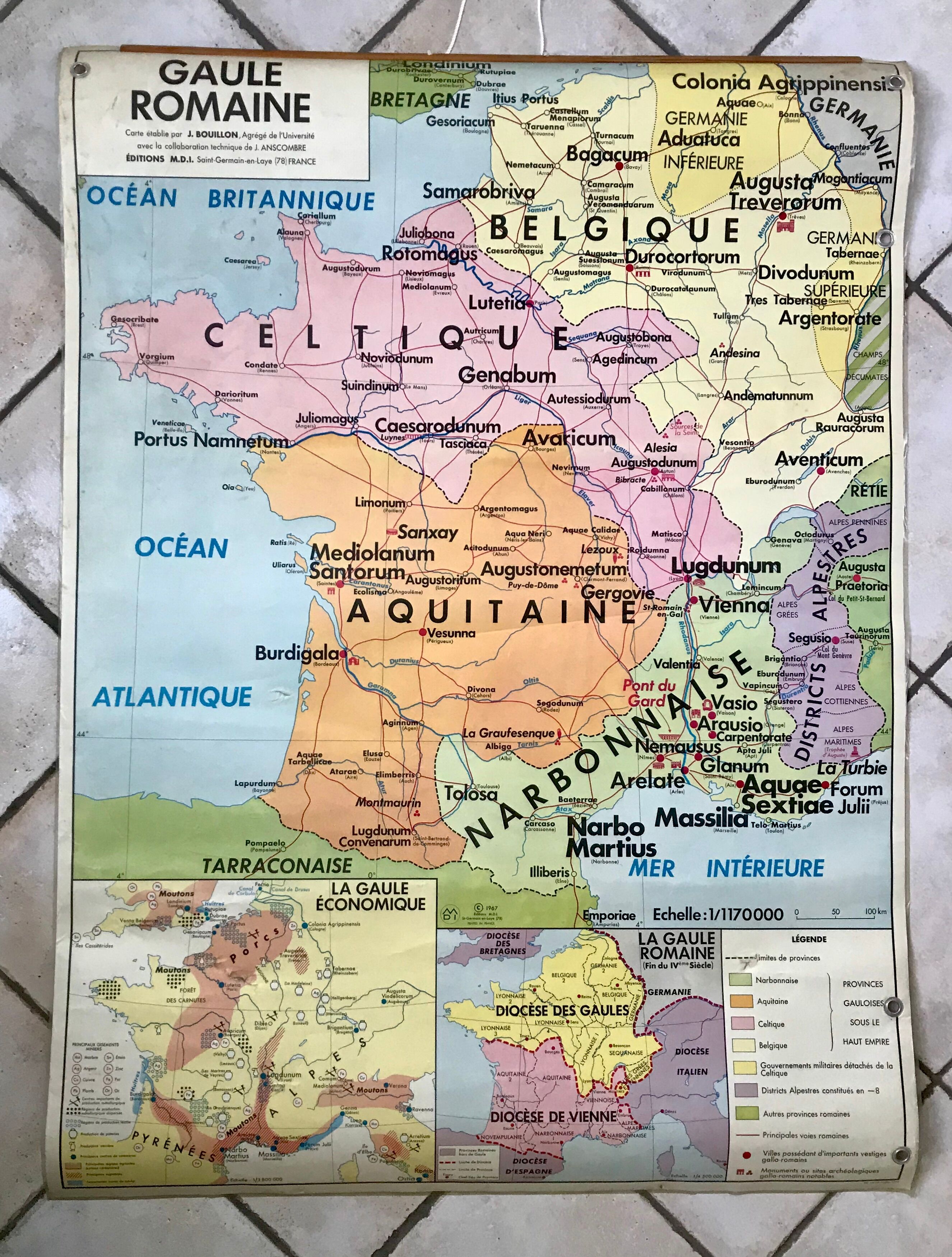 school map Librairie Armand Colin Reinhart and Wagret Roman Gaul with wooden hook 1970
