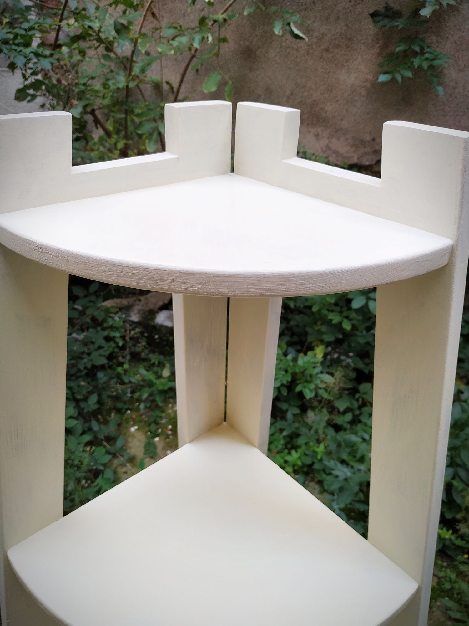 Vintage corner shelf