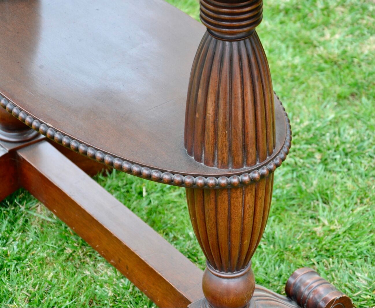 Table or Guerdon Oval in Massive Mahogany