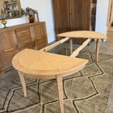 Extendable table with several options.