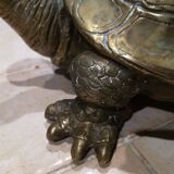 Tortue en laiton xxe patine dorée