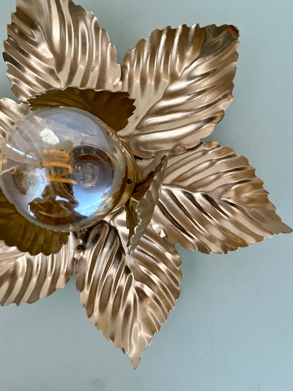 Vintgae wall light in gold metal