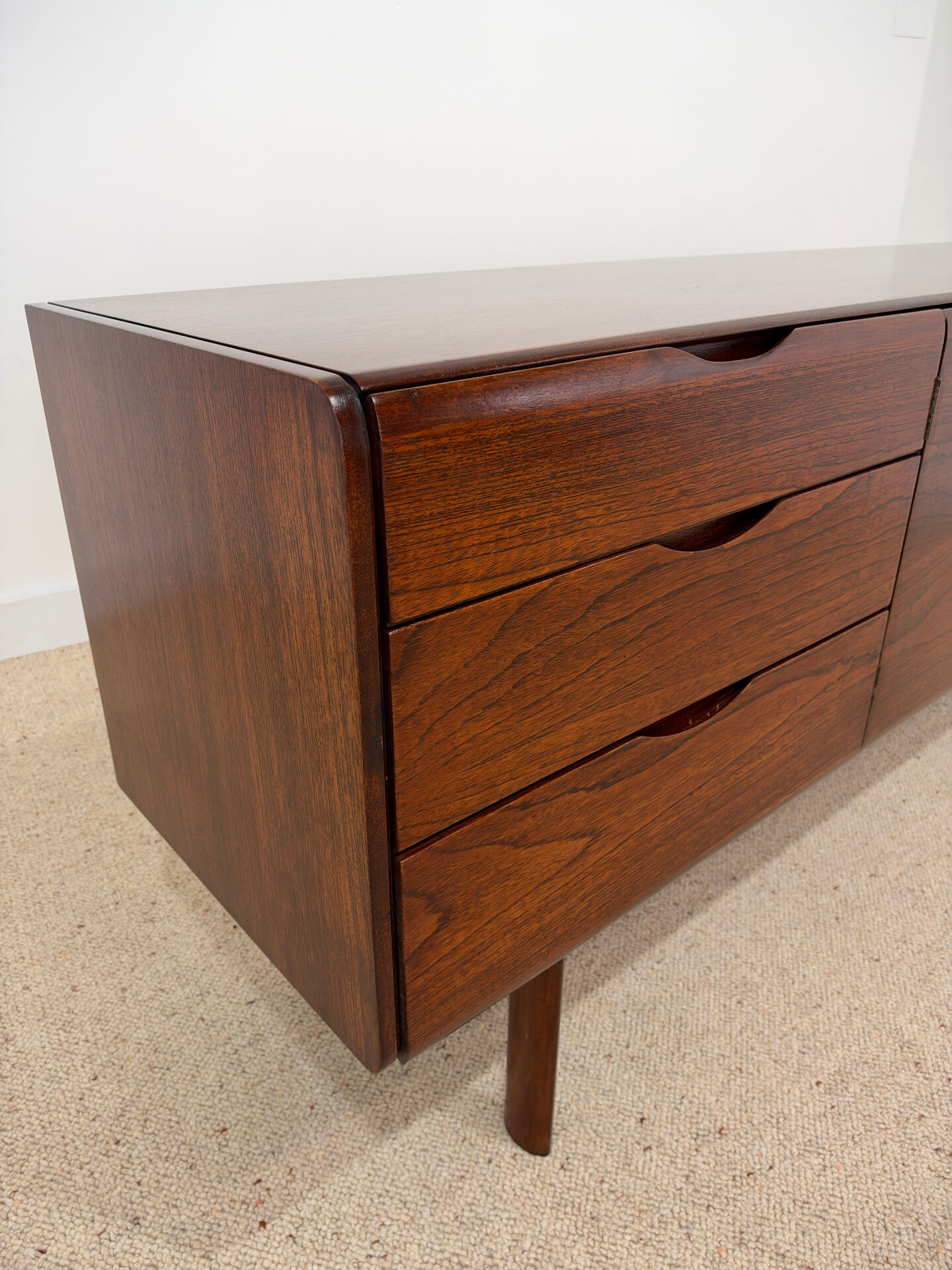 Enfilade in rosewood by White & Newton – 1960s