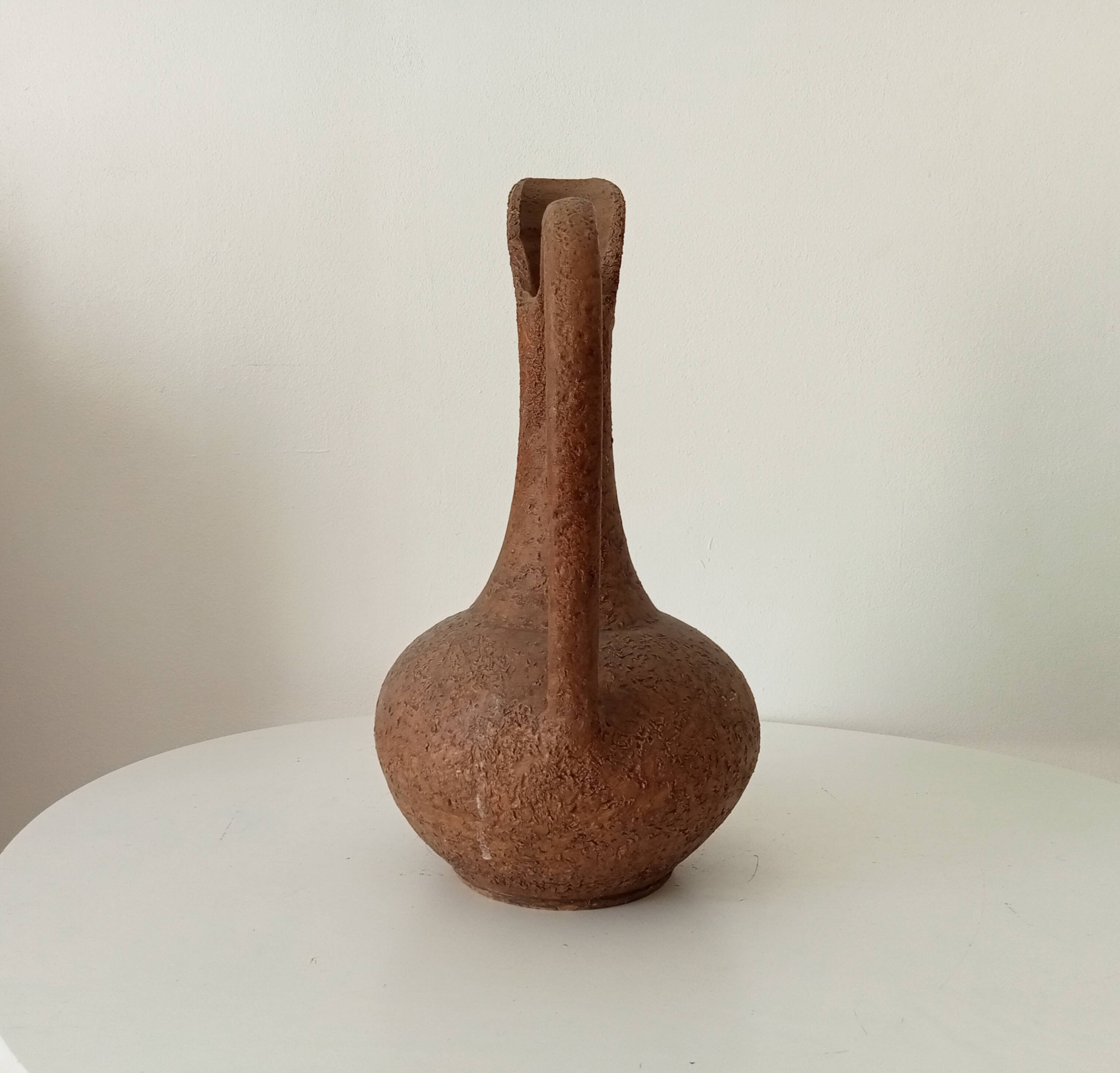 Cruche ancienne en terre cuite