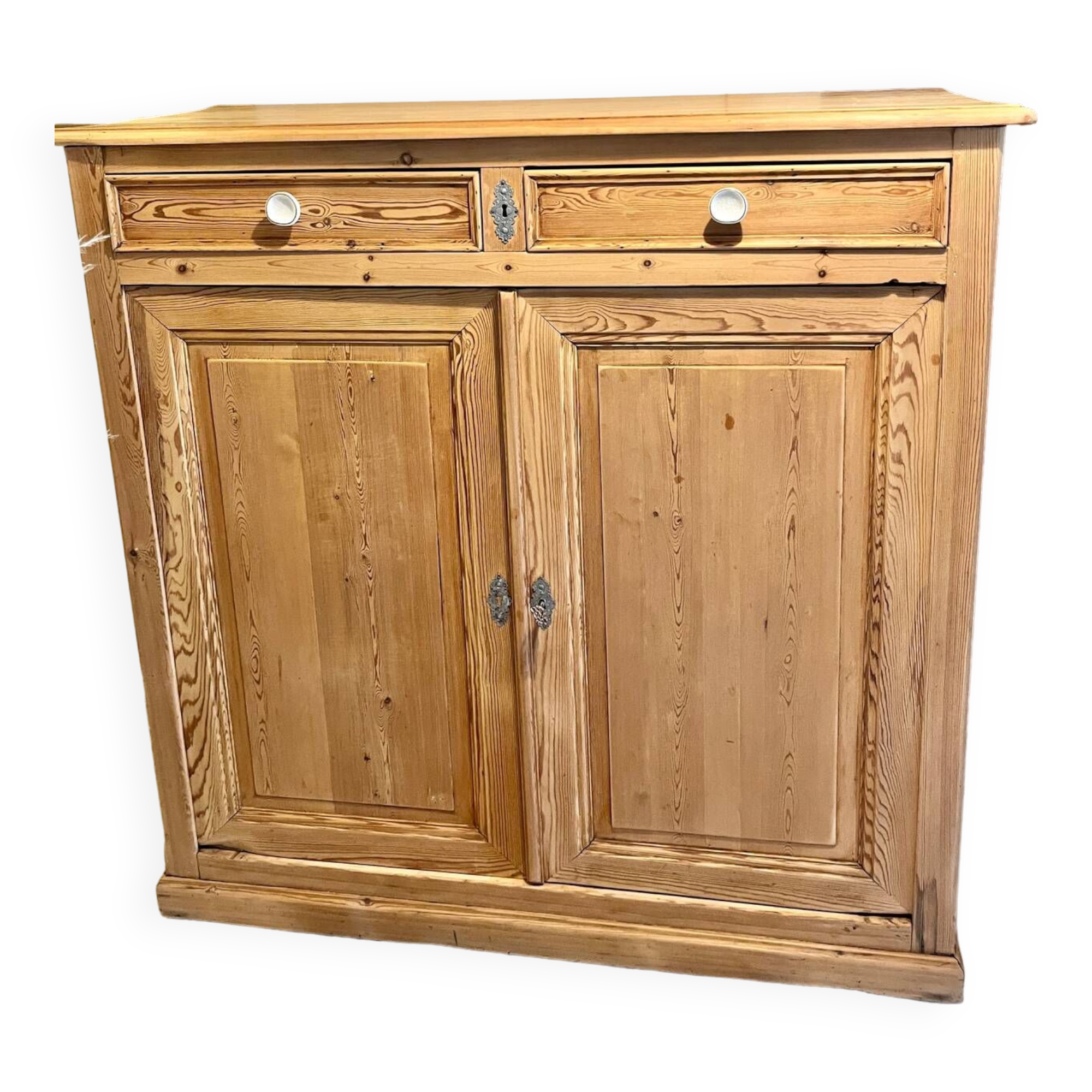 Grand Parisian buffet