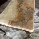 Table basse marbre et or