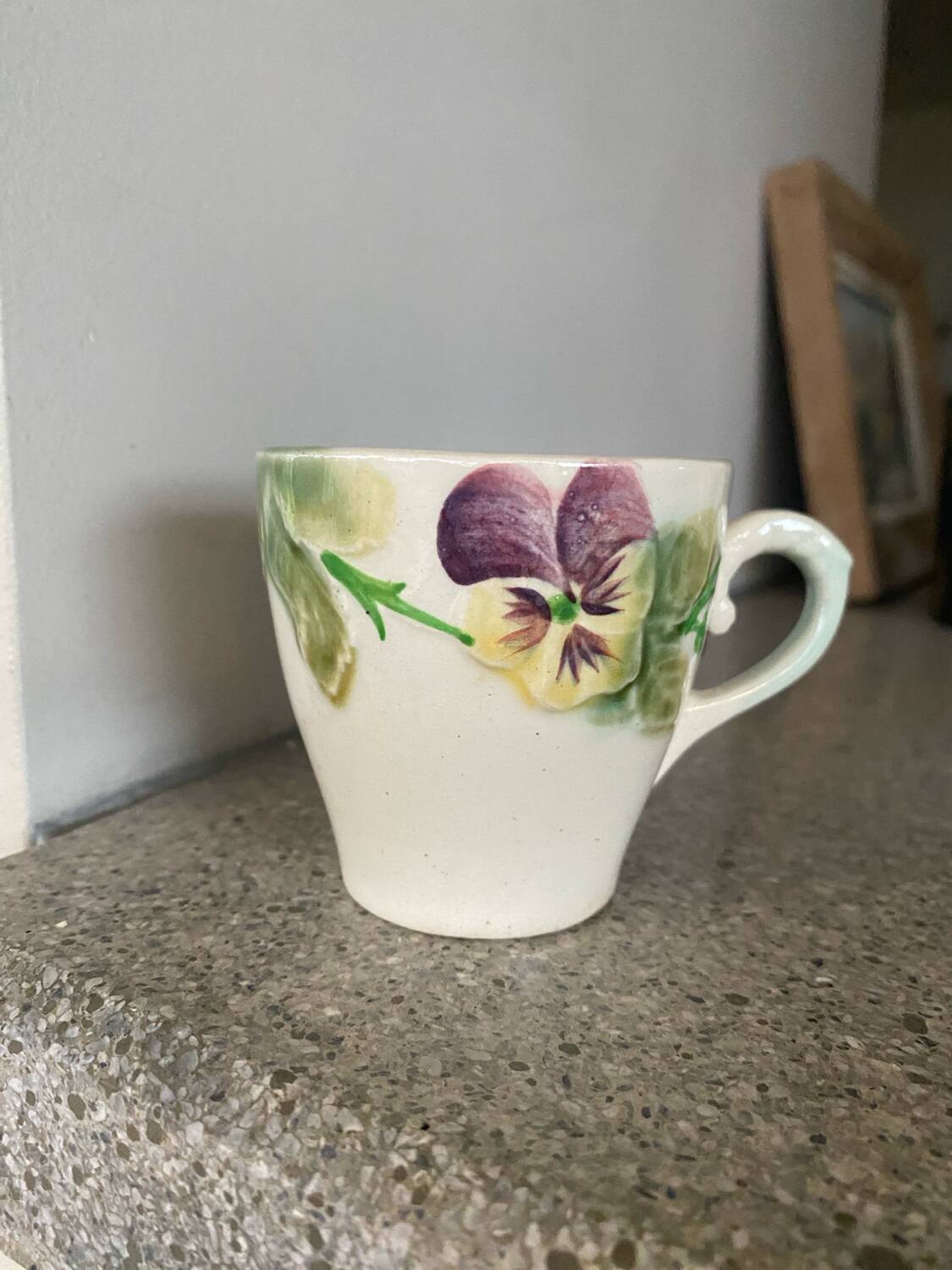 10 slipware cups, pansies