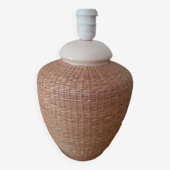 Ceramic lamp base and vegetable fiber