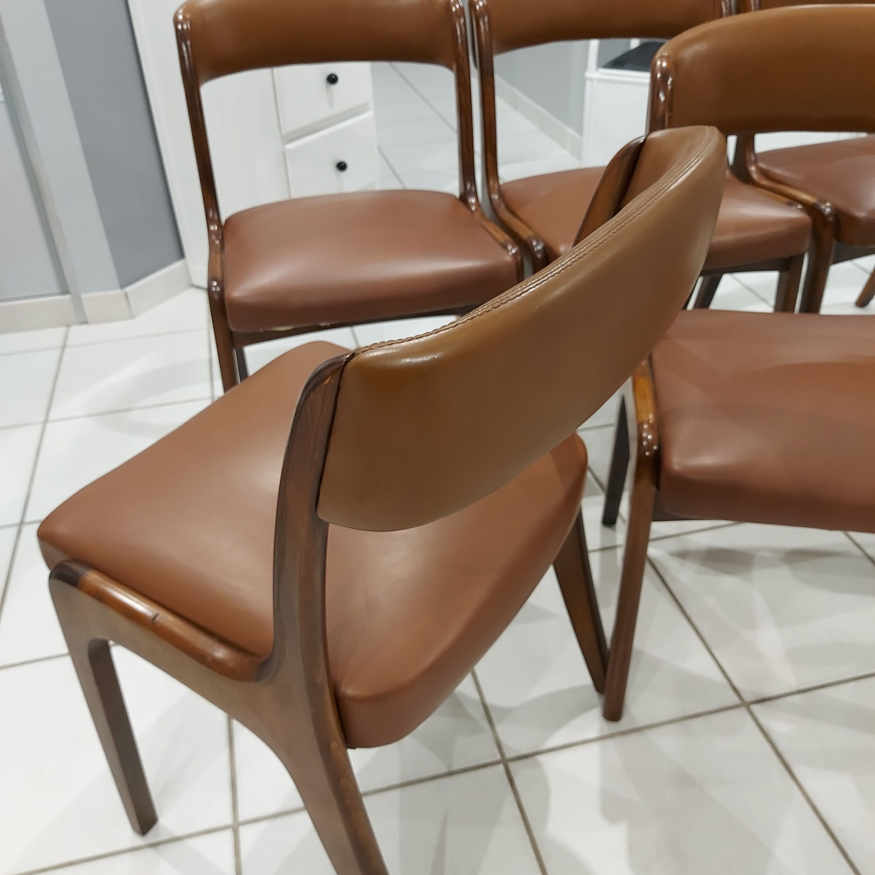 Suite of 6 chairs model gondola house baumann vintage 1970