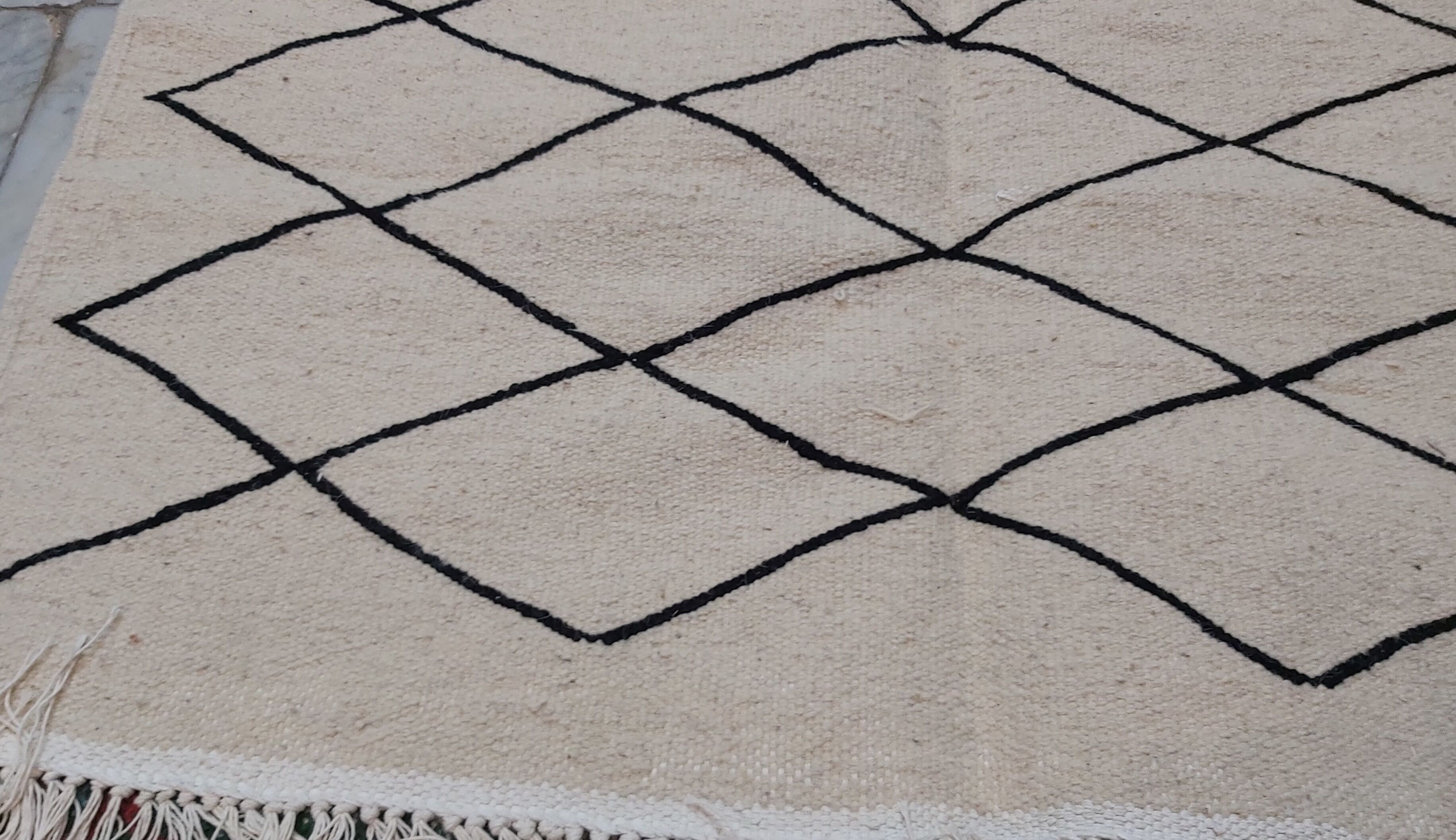 Handmade white and black berber carpet  192x118cm