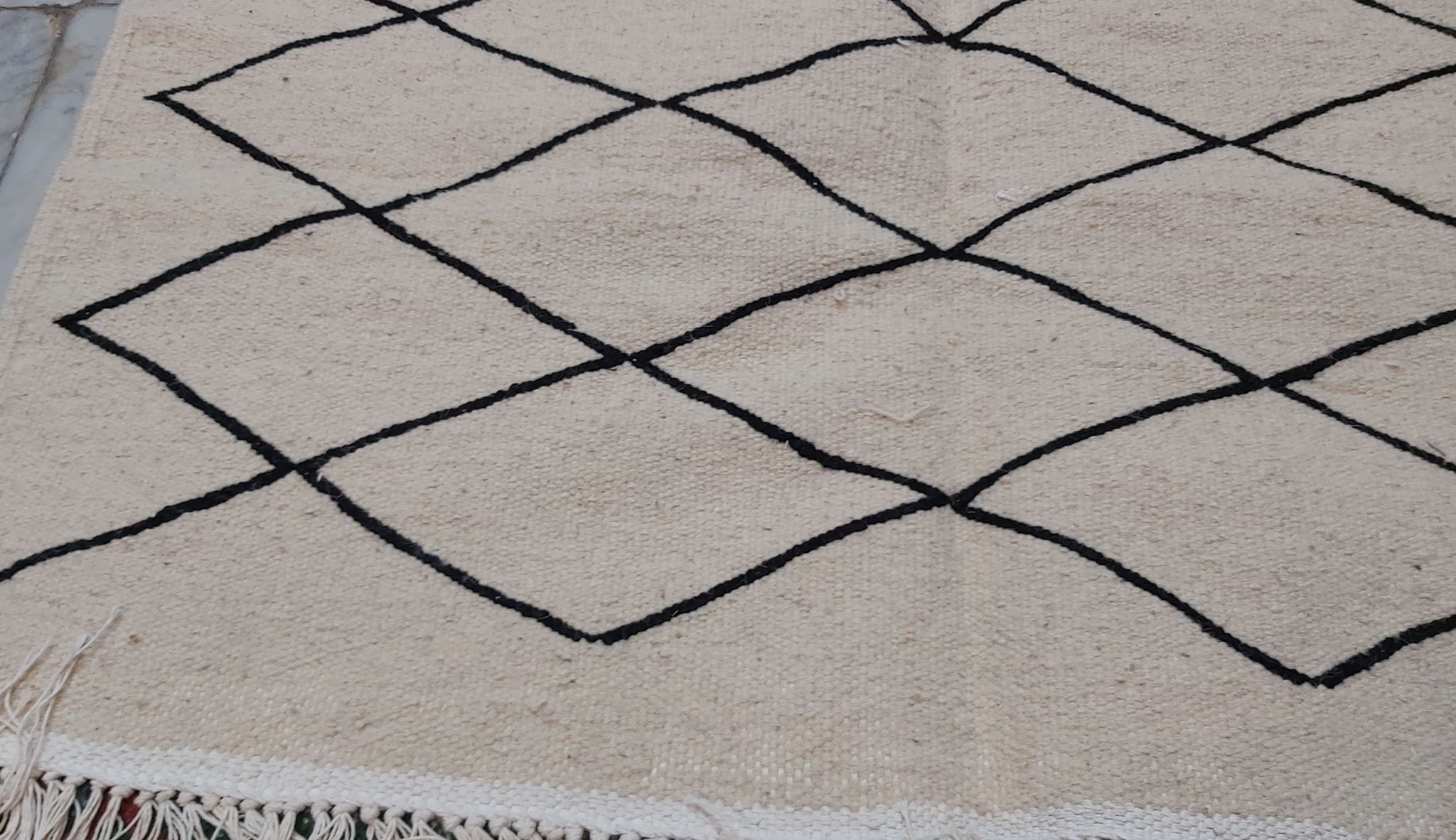 Handmade white and black berber carpet  192x118cm