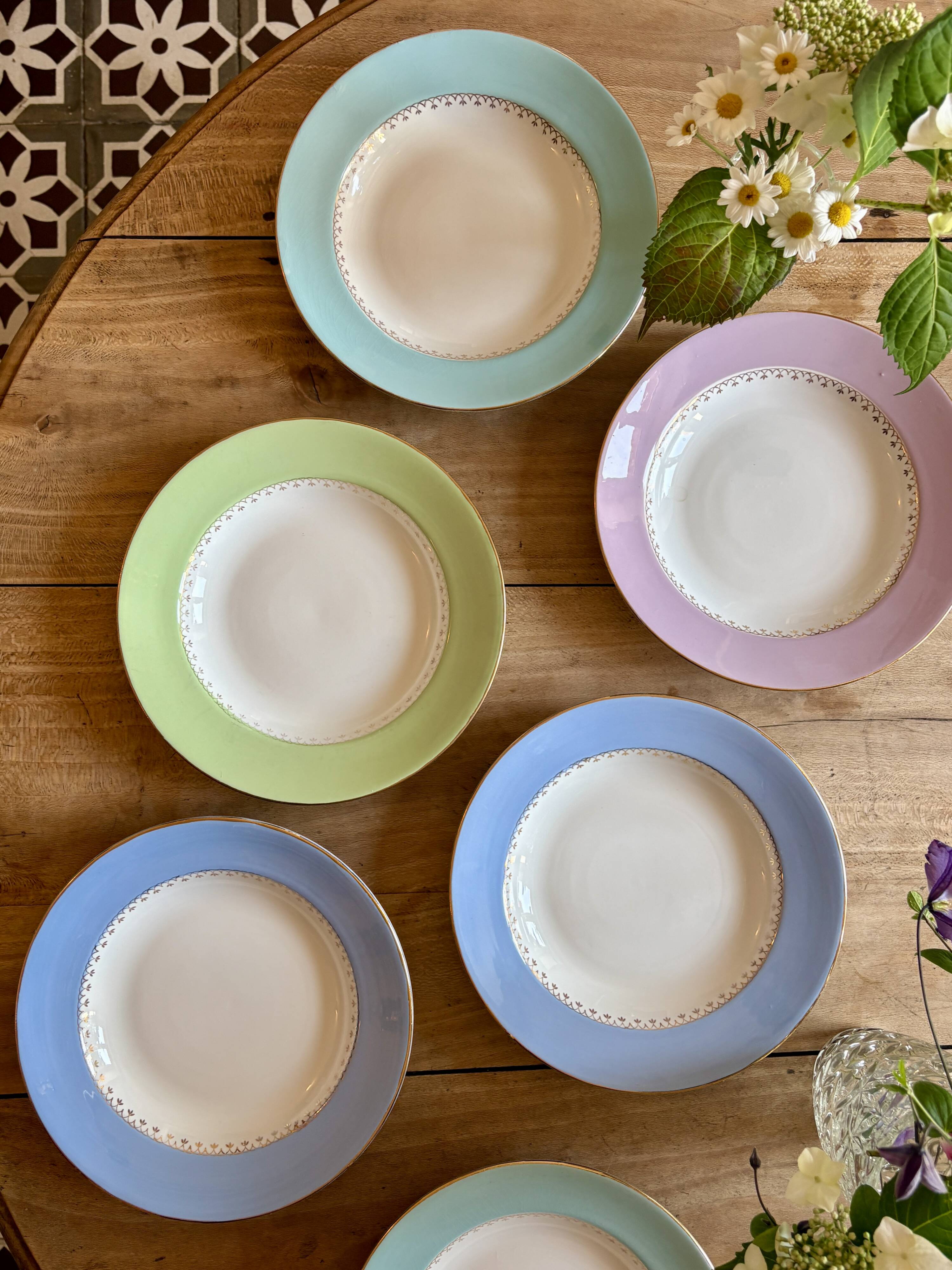 Set of 6 vintage soup plates, pastel colors and gold details