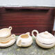 Former breakfast service at the earthenware bed with tray