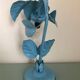 Ancienne lampe en forme plante en métal émaillé bleu