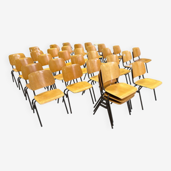 Lot de 30 chaises d'école Marko Kwartet bois clair acier marron Années 70 Pays-Bas