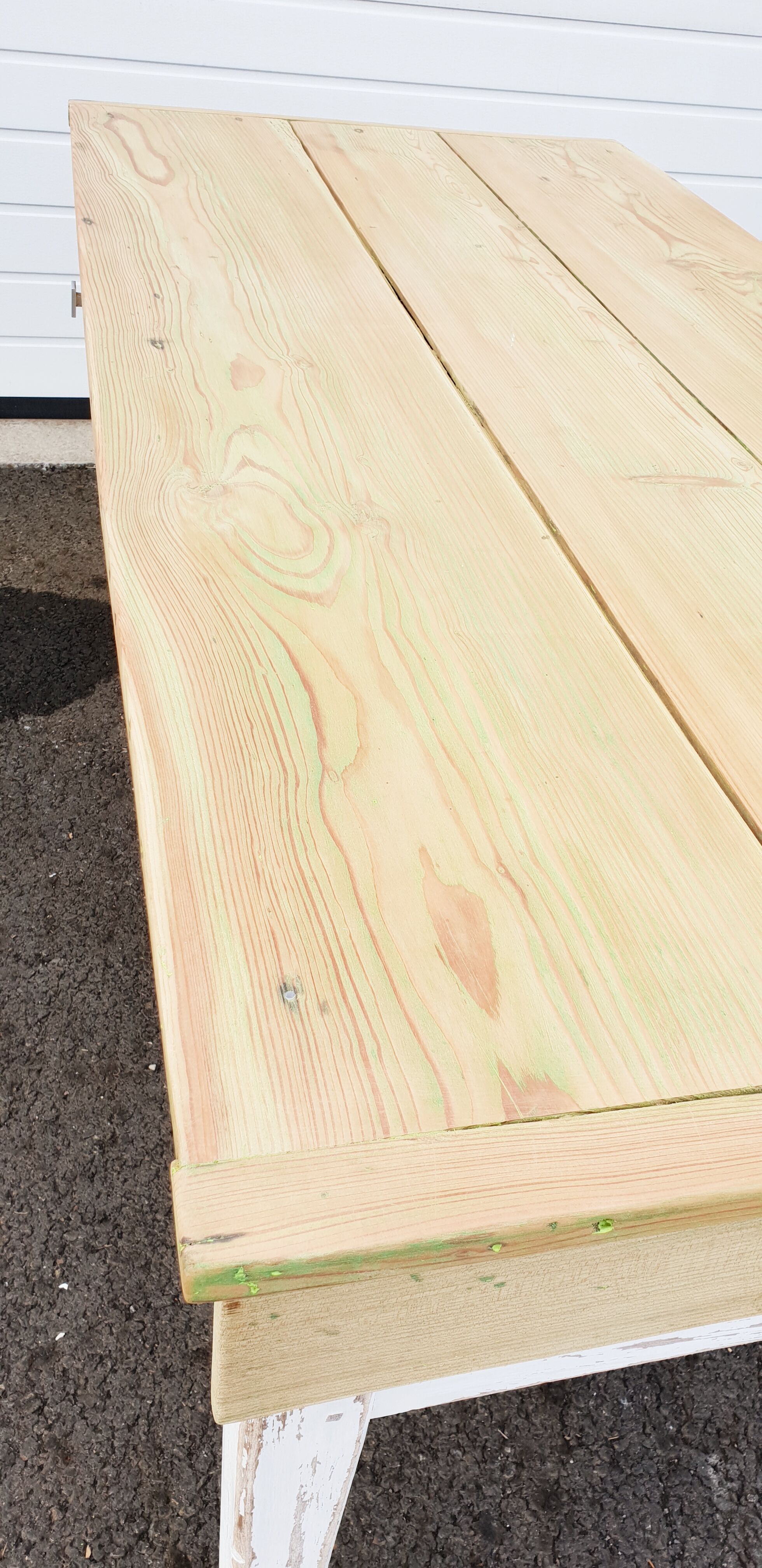 Farm table