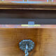 Commode en massif style Louis XVI, 3 tiroirs