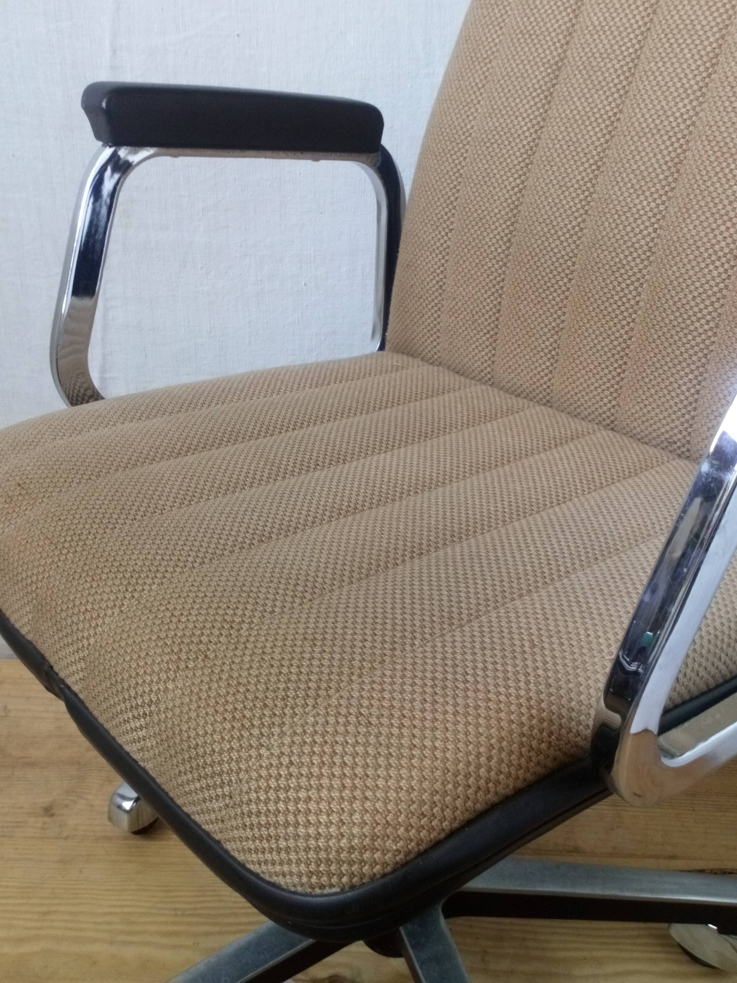 70s office chair