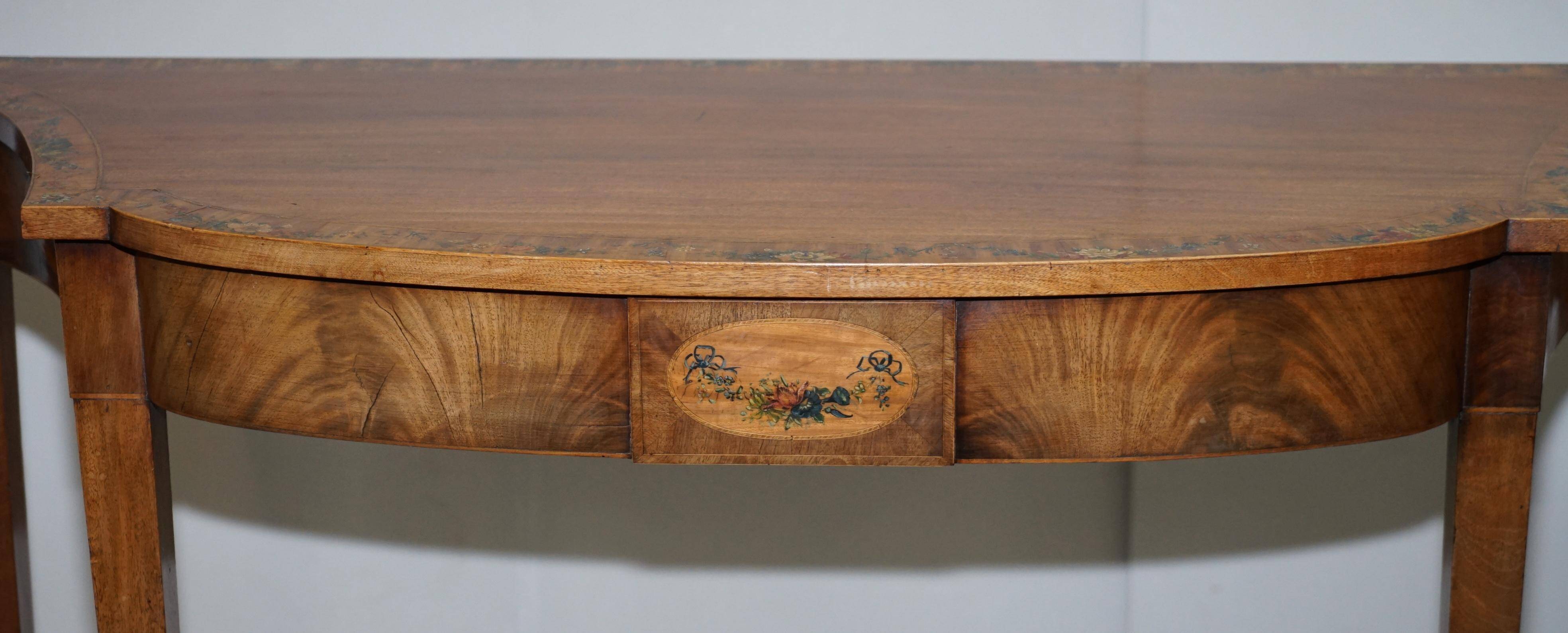 Pair of George III consoles 1780 in satinwood and tulipwood, painted in polychrome.