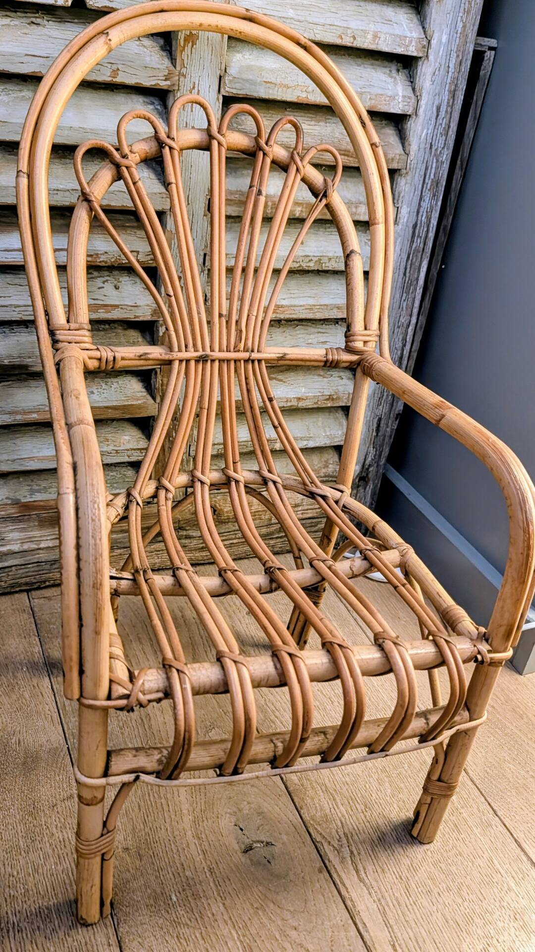 CHILDREN'S CHAIR IN RATTAN