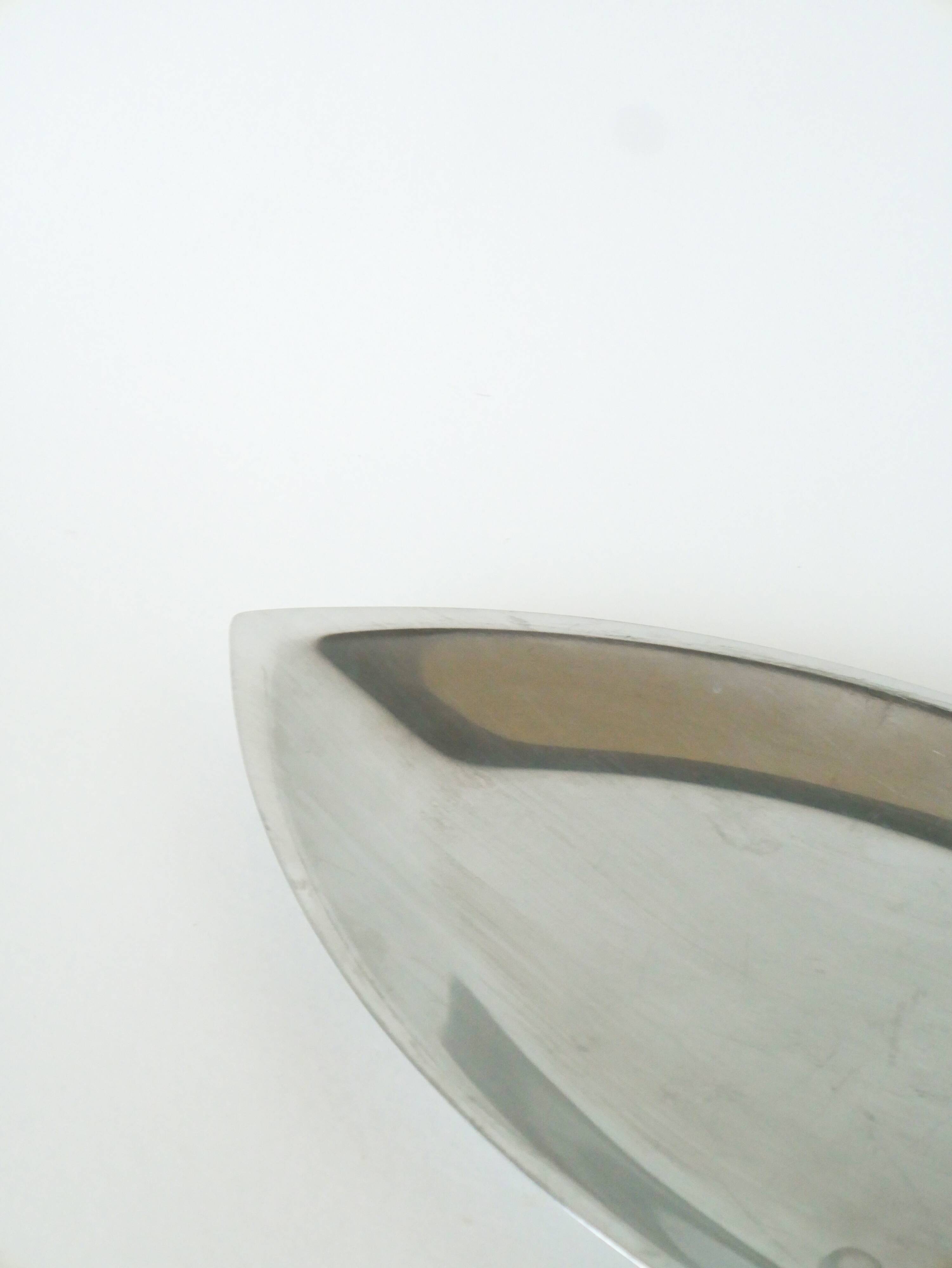 Oval stainless steel dish, Design, 1970 - 49 x 22 cm