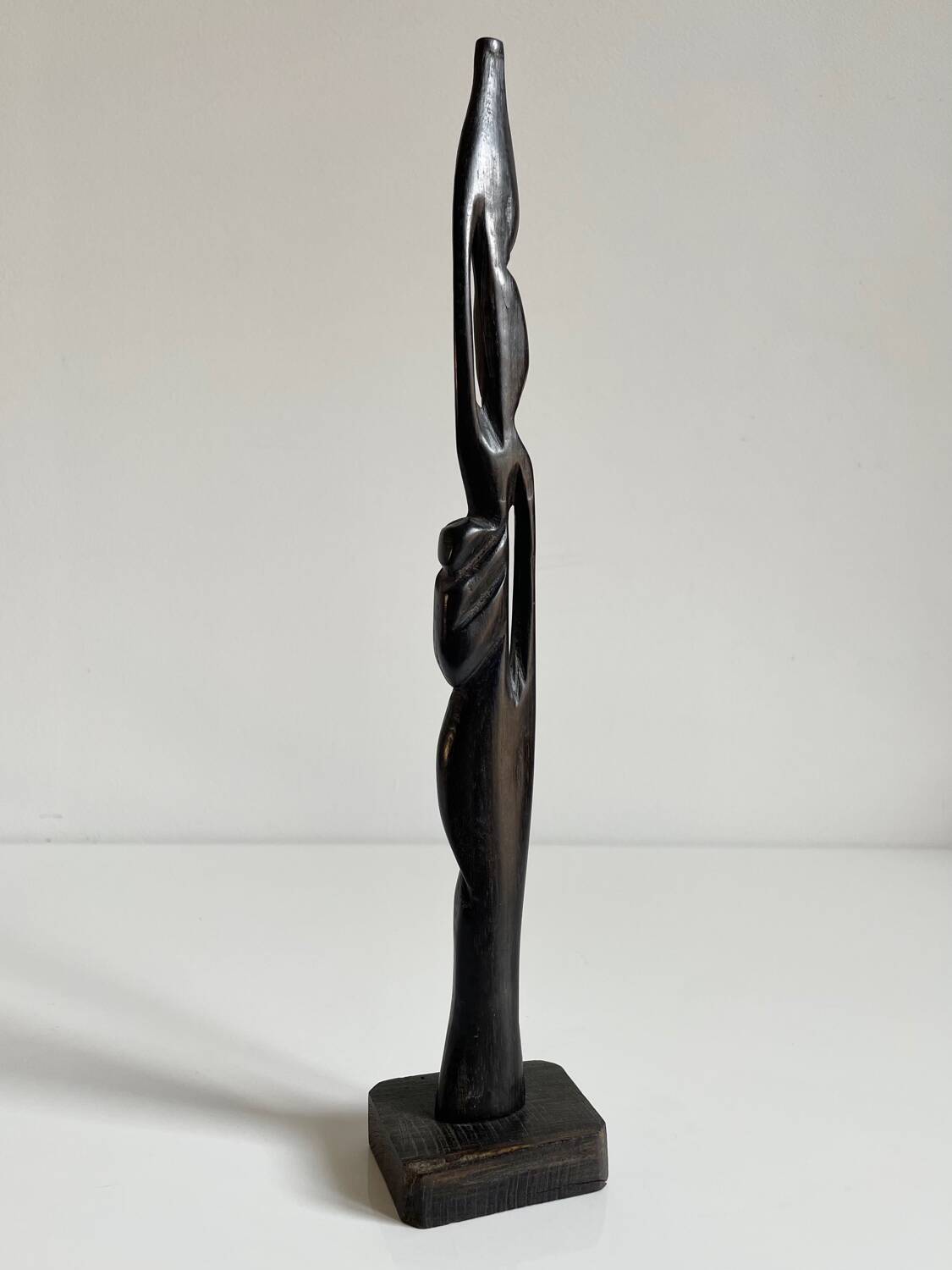 Sculpture d’art africain en bois d’ébène