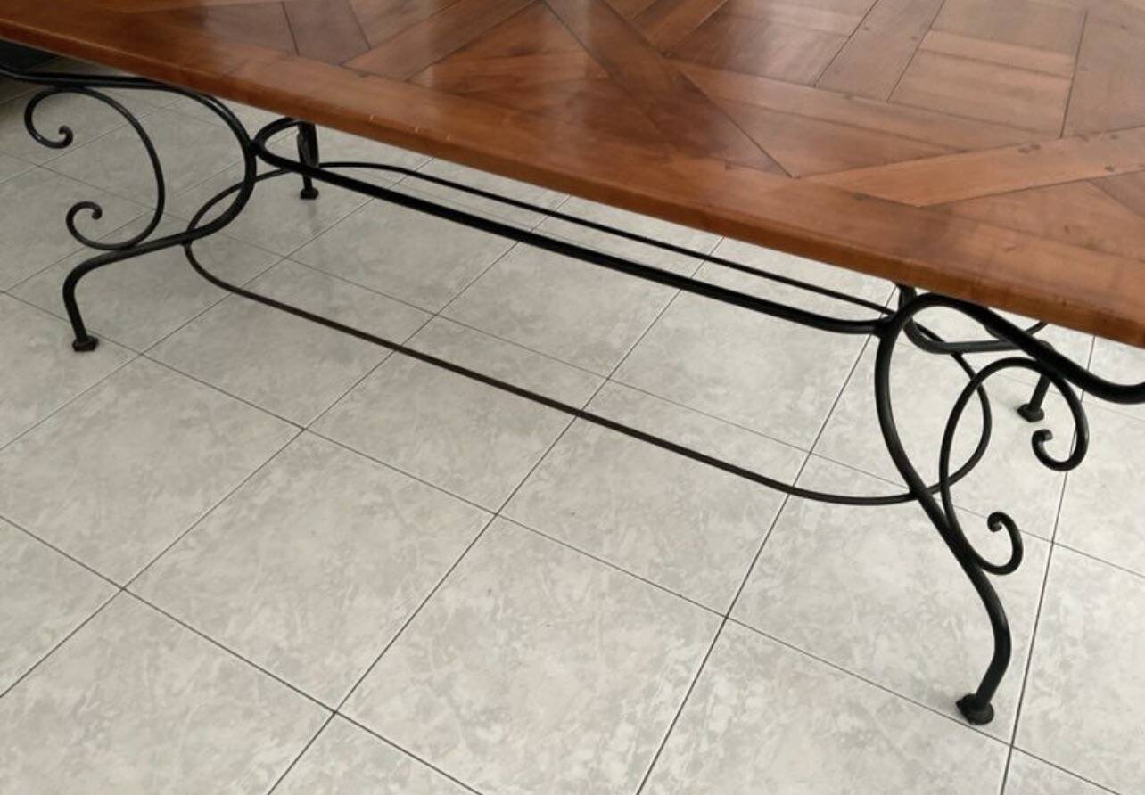 Roche and Bobois table