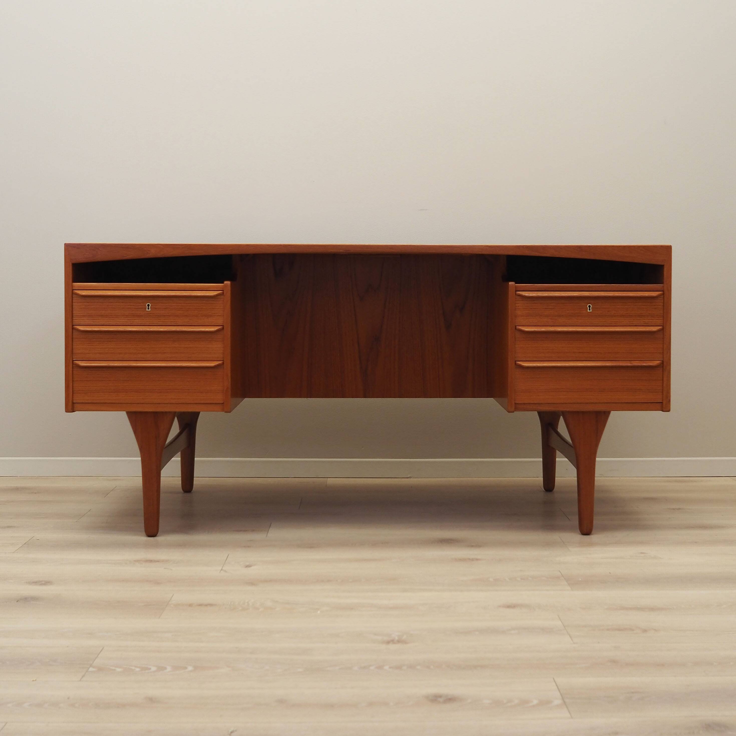 Teak desk, Danish design, 1960s, designer: Vald Mortensen, production: Oden
